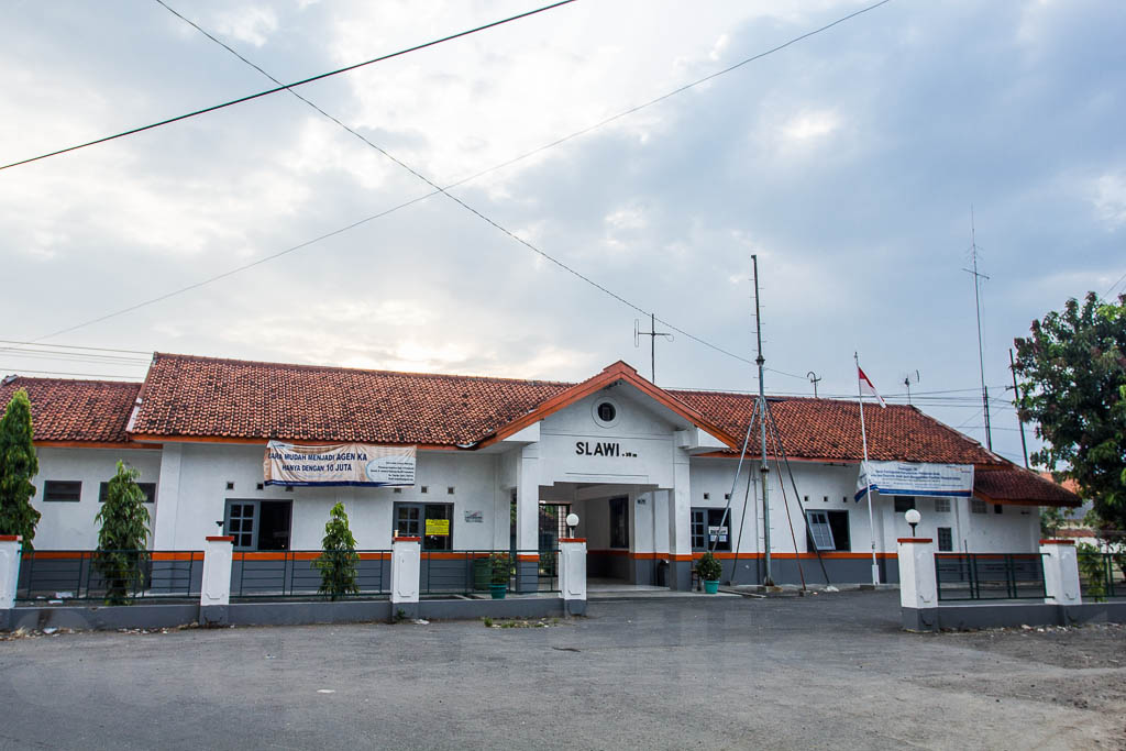 Stasiun kereta api Slawi 